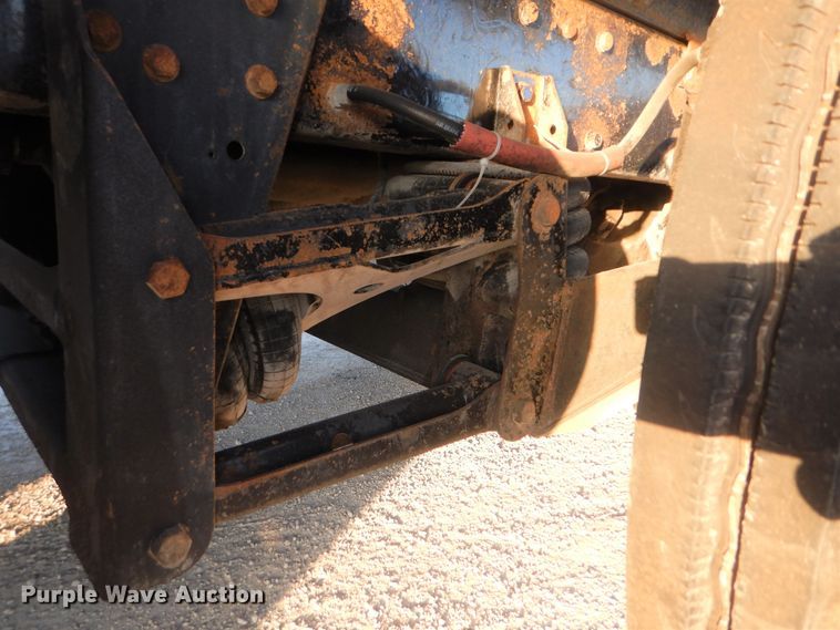 image for item DJ8519 2000 Peterbilt 379  dump truck