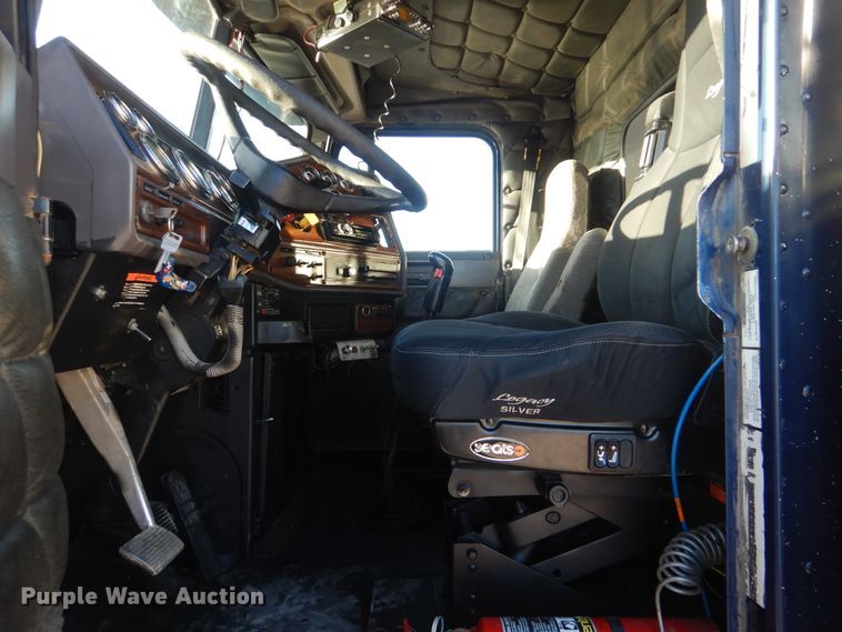 image for item DJ8527 2007 Freightliner FLD  dump truck