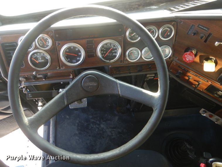 image for item DJ8527 2007 Freightliner FLD  dump truck