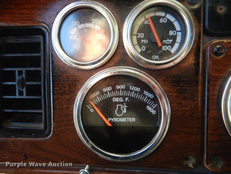 image for item DJ8527 2007 Freightliner FLD  dump truck