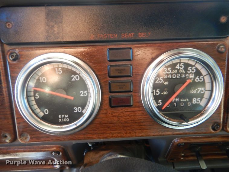 image for item DJ8527 2007 Freightliner FLD  dump truck