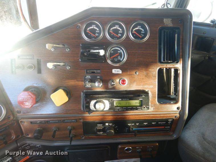 image for item DJ8527 2007 Freightliner FLD  dump truck