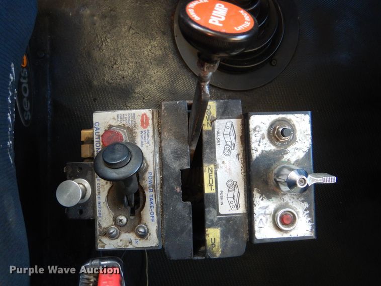 image for item DJ8527 2007 Freightliner FLD  dump truck