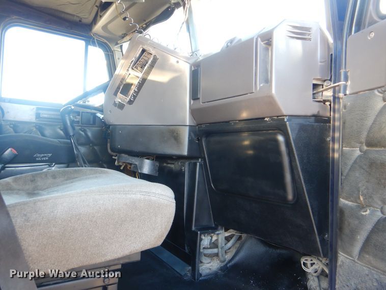 image for item DJ8527 2007 Freightliner FLD  dump truck