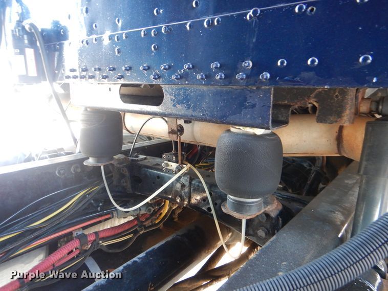 image for item DJ8527 2007 Freightliner FLD  dump truck