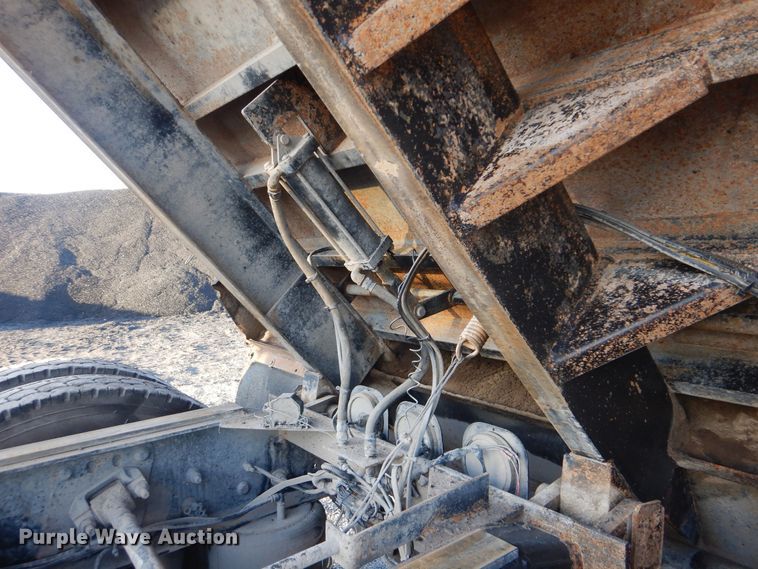 image for item DJ8527 2007 Freightliner FLD  dump truck