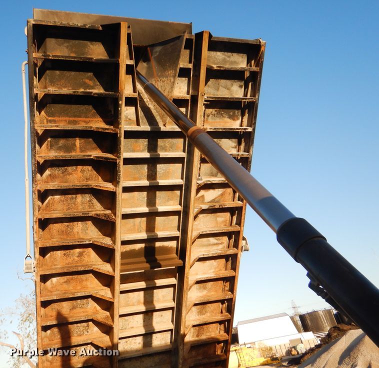 image for item DJ8527 2007 Freightliner FLD  dump truck