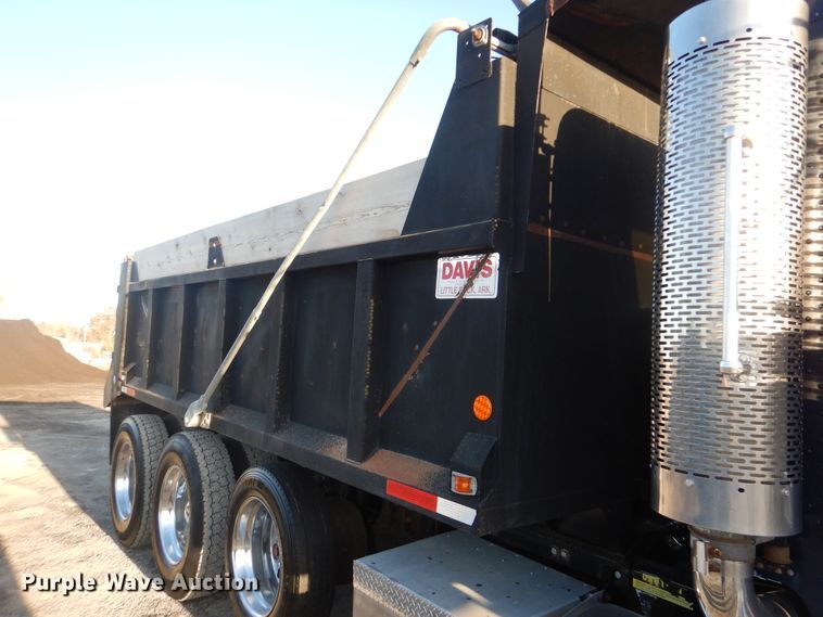 image for item DJ8527 2007 Freightliner FLD  dump truck
