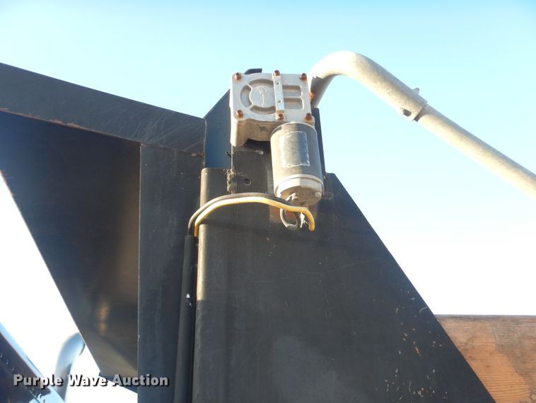 image for item DJ8527 2007 Freightliner FLD  dump truck