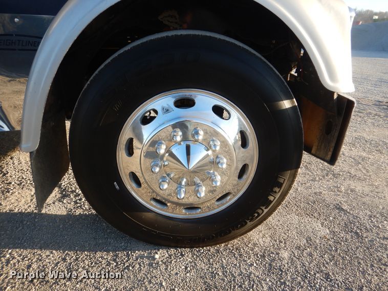 image for item DJ8527 2007 Freightliner FLD  dump truck