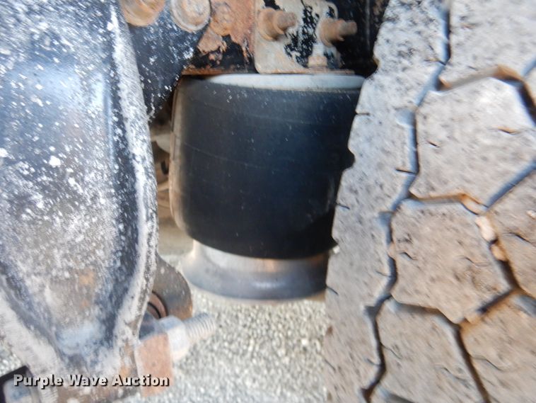 image for item DJ8527 2007 Freightliner FLD  dump truck