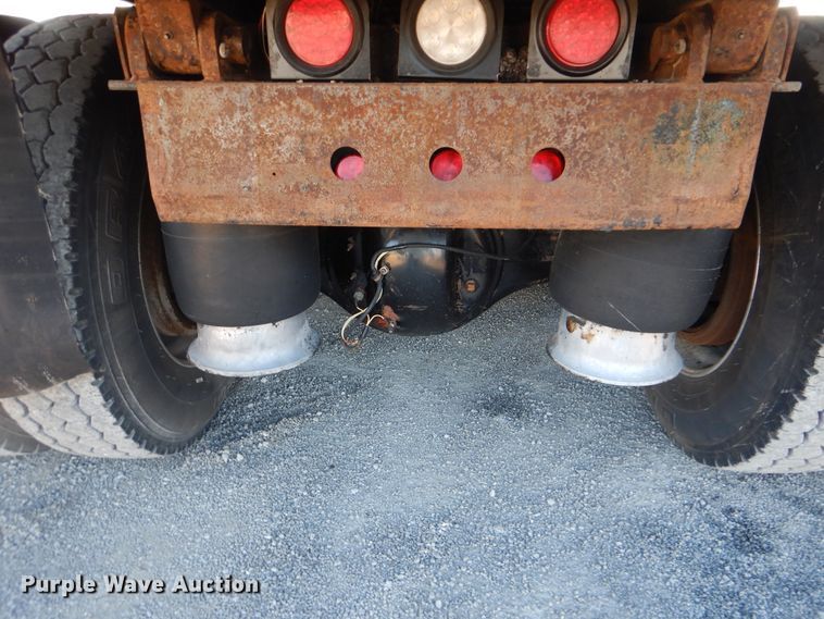 image for item DJ8527 2007 Freightliner FLD  dump truck