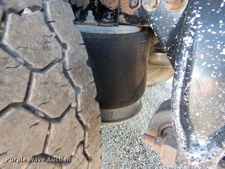 image for item DJ8527 2007 Freightliner FLD  dump truck