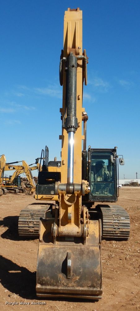 image for item DJ8792 2013 Caterpillar 329E L  excavator