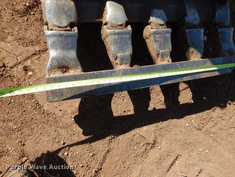 image for item DJ8792 2013 Caterpillar 329E L  excavator