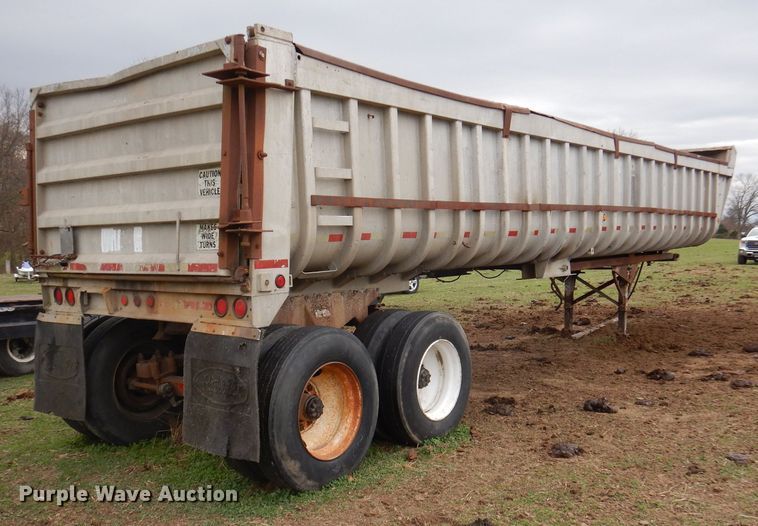 image for item DY9635 1983 Hobbs end dump trailer