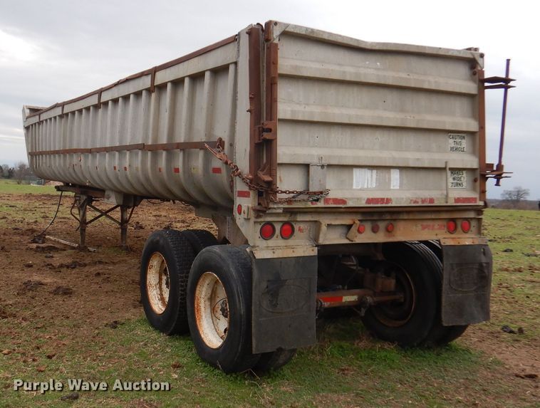 image for item DY9635 1983 Hobbs end dump trailer