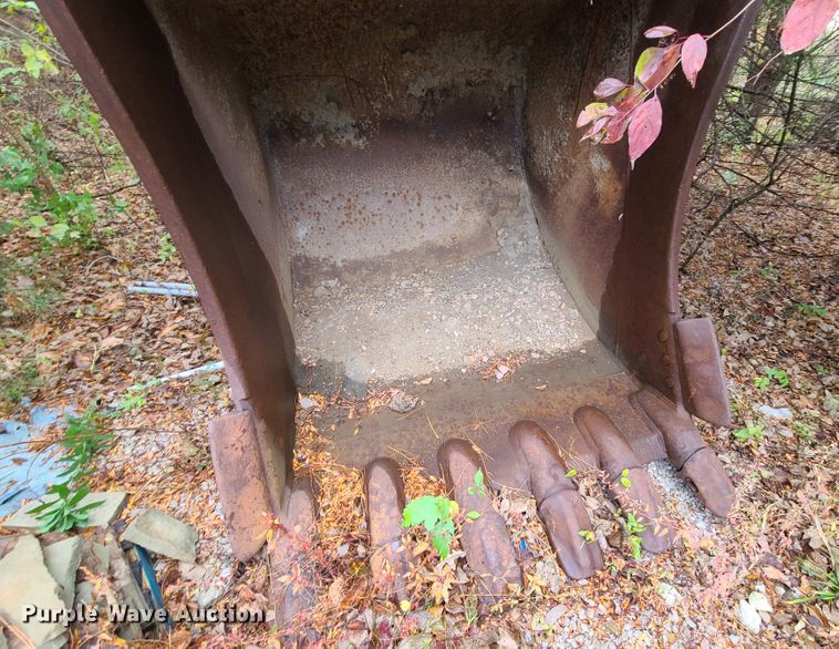 image for item EL9562 Hensley 54"W excavator bucket