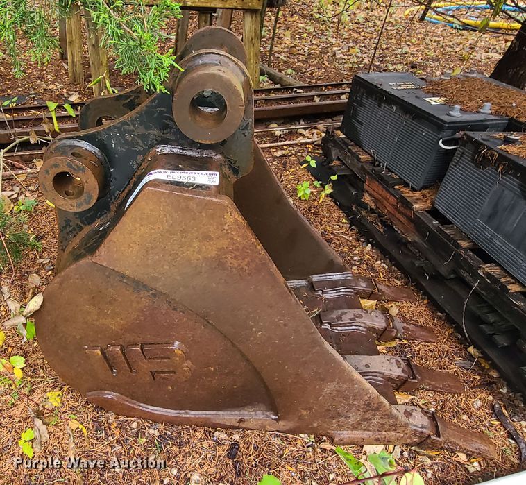 image for item EL9563 WB 18"W excavator bucket
