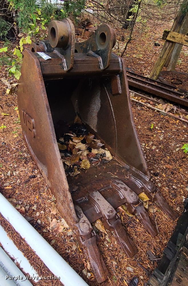 image for item EL9563 WB 18"W excavator bucket