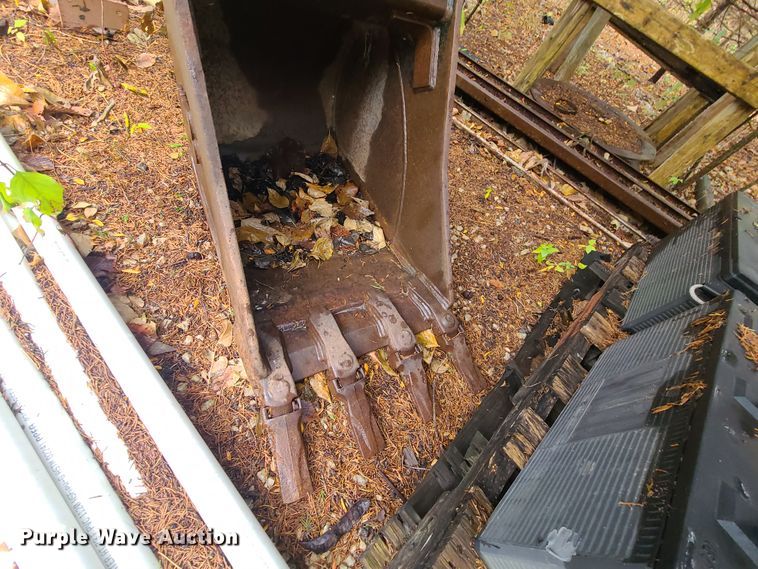 image for item EL9563 WB 18"W excavator bucket