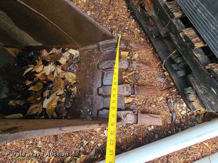 image for item EL9563 WB 18"W excavator bucket