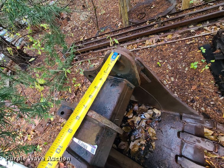 image for item EL9563 WB 18"W excavator bucket