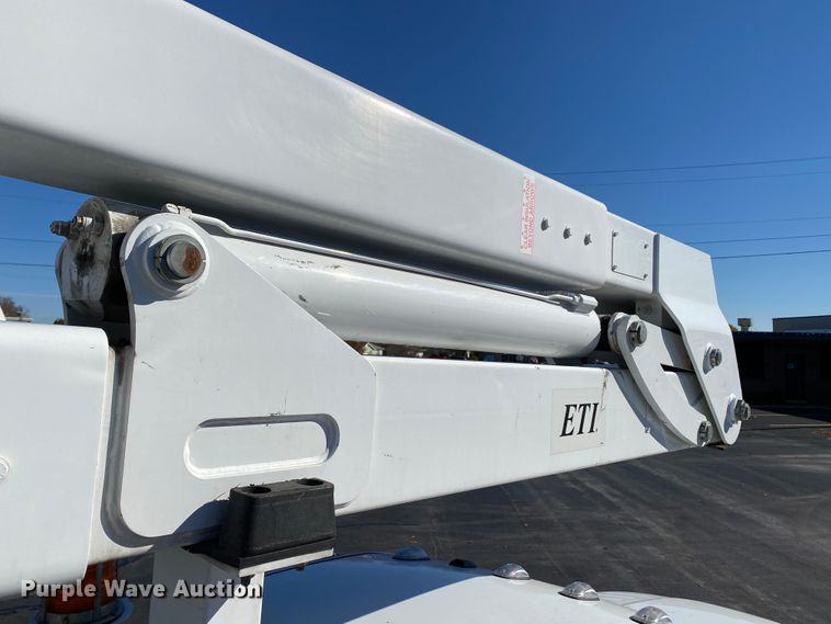 image for item EL9579 2014 Dodge Ram 5500  bucket truck