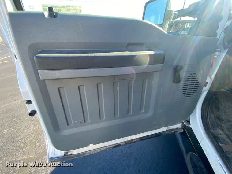 image for item EL9580 2016 Ford F550 Super Duty  bucket truck