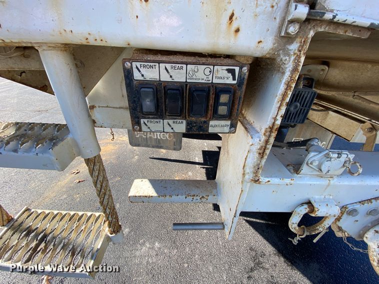 image for item EL9582 2008 International 7400  bucket truck