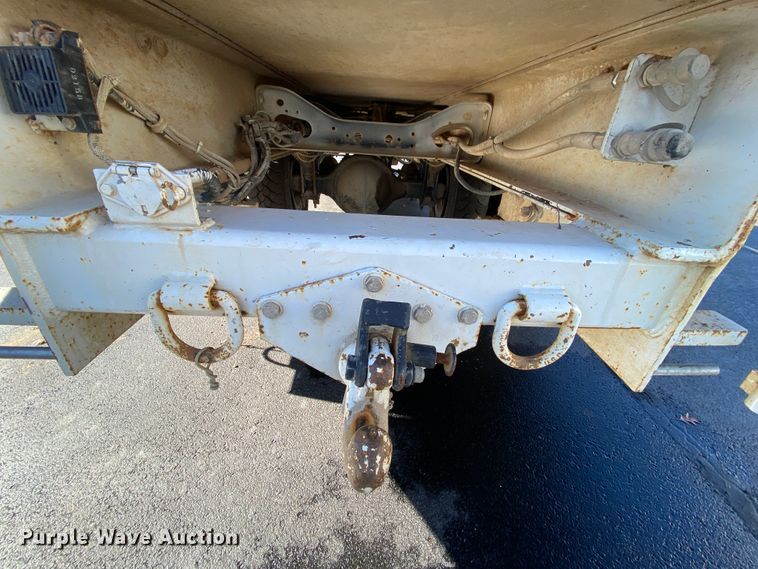 image for item EL9582 2008 International 7400  bucket truck