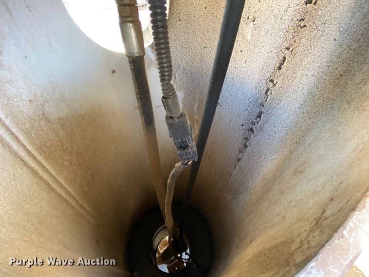 image for item EL9582 2008 International 7400  bucket truck