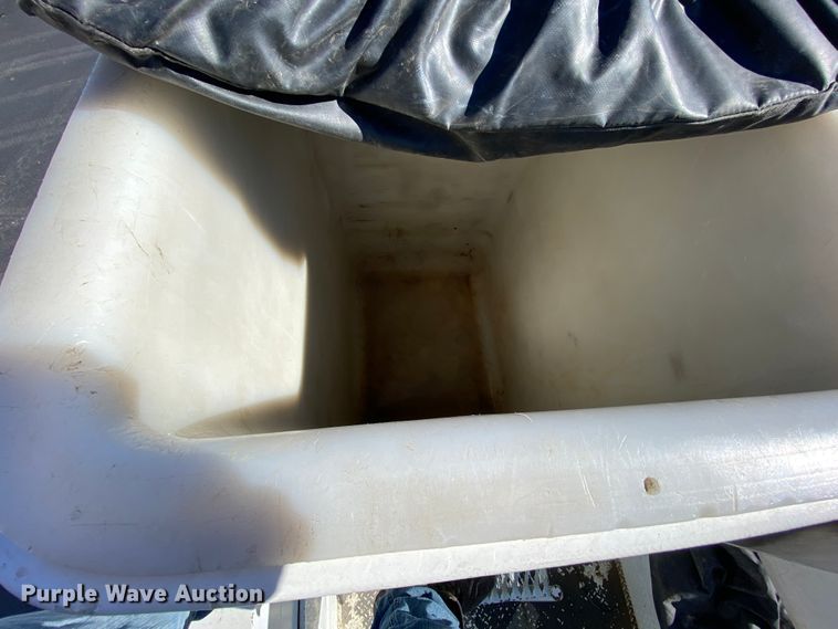 image for item EL9582 2008 International 7400  bucket truck