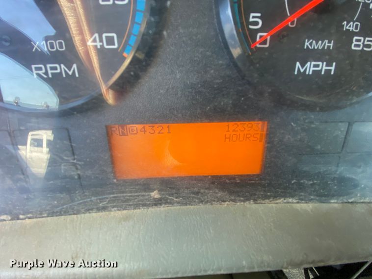 image for item EL9583 2008 International WorkStar 7400  digger derrick truck