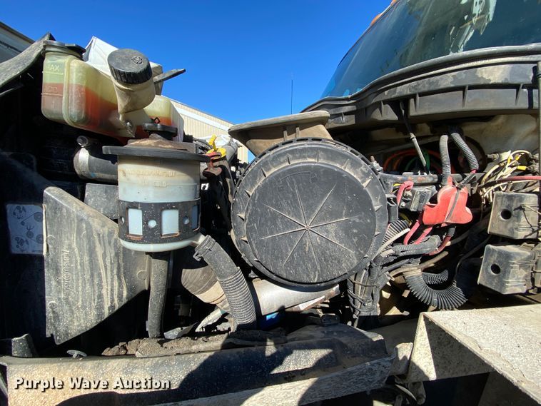 image for item EL9583 2008 International WorkStar 7400  digger derrick truck