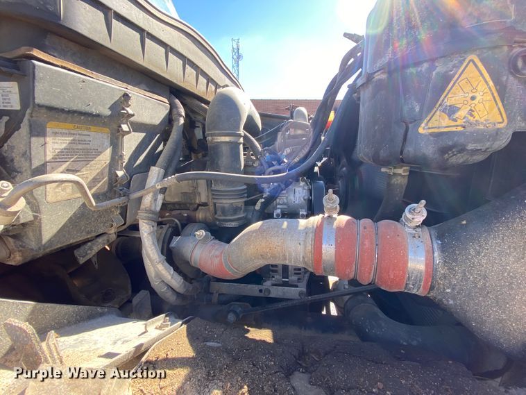 image for item EL9583 2008 International WorkStar 7400  digger derrick truck