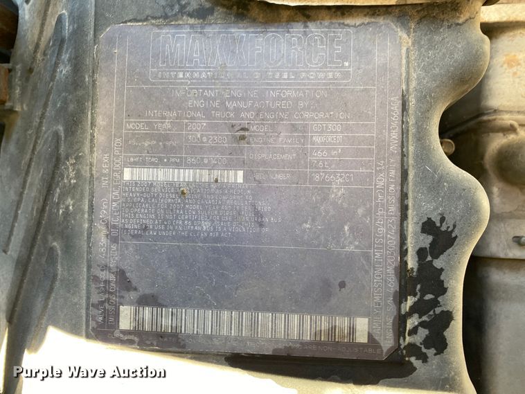 image for item EL9583 2008 International WorkStar 7400  digger derrick truck