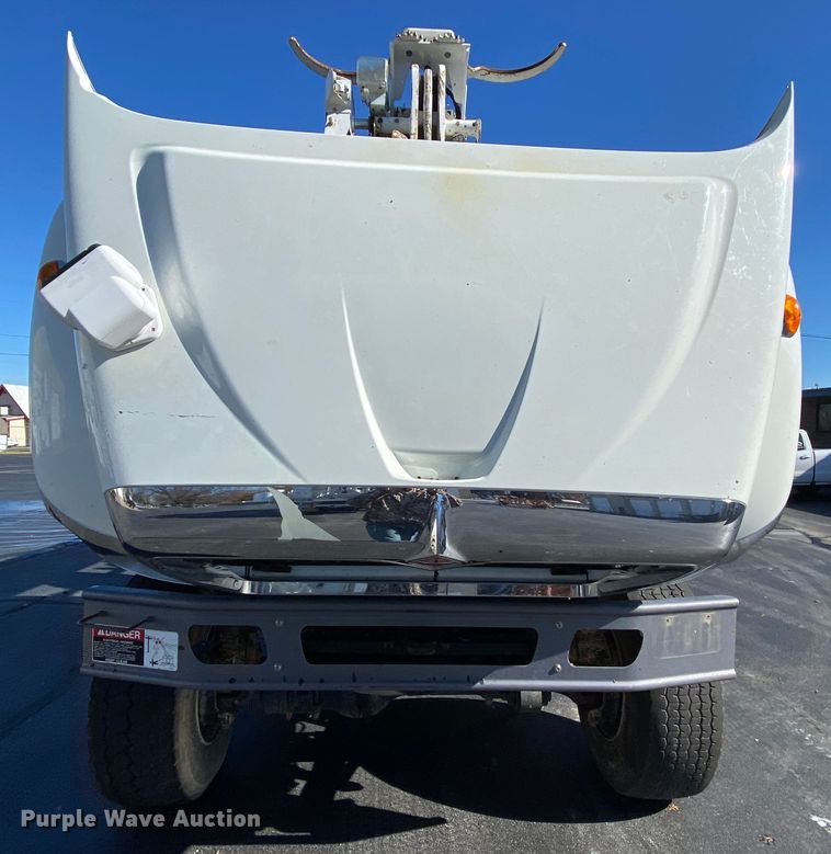 image for item EL9583 2008 International WorkStar 7400  digger derrick truck