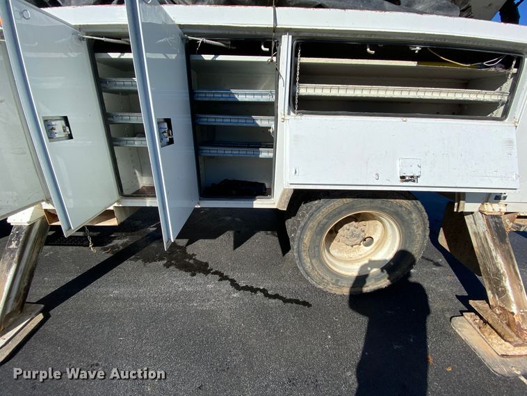 image for item EL9583 2008 International WorkStar 7400  digger derrick truck