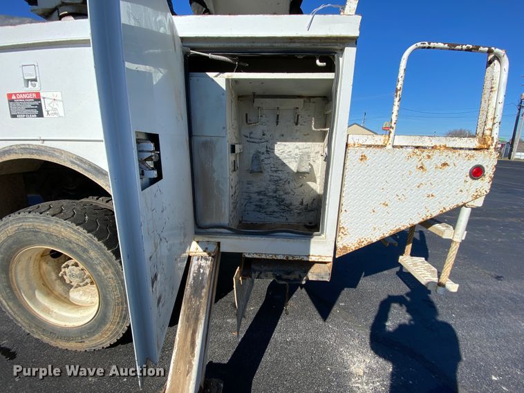 image for item EL9583 2008 International WorkStar 7400  digger derrick truck