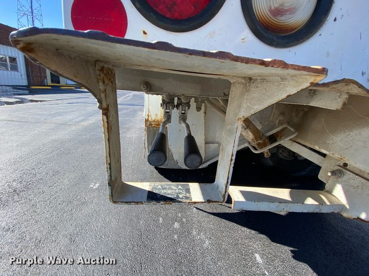 image for item EL9583 2008 International WorkStar 7400  digger derrick truck