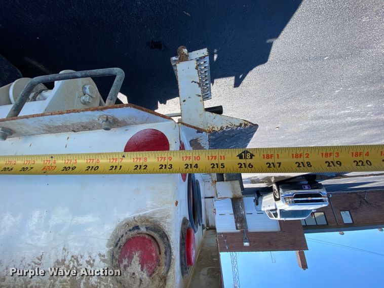 image for item EL9583 2008 International WorkStar 7400  digger derrick truck