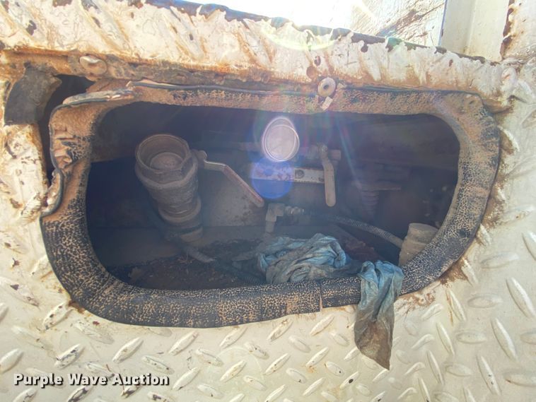 image for item EL9583 2008 International WorkStar 7400  digger derrick truck