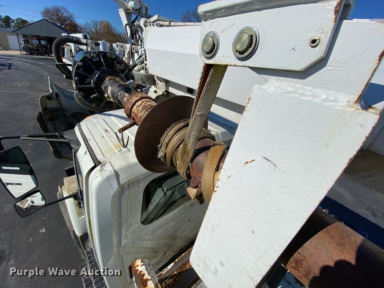 image for item EL9583 2008 International WorkStar 7400  digger derrick truck