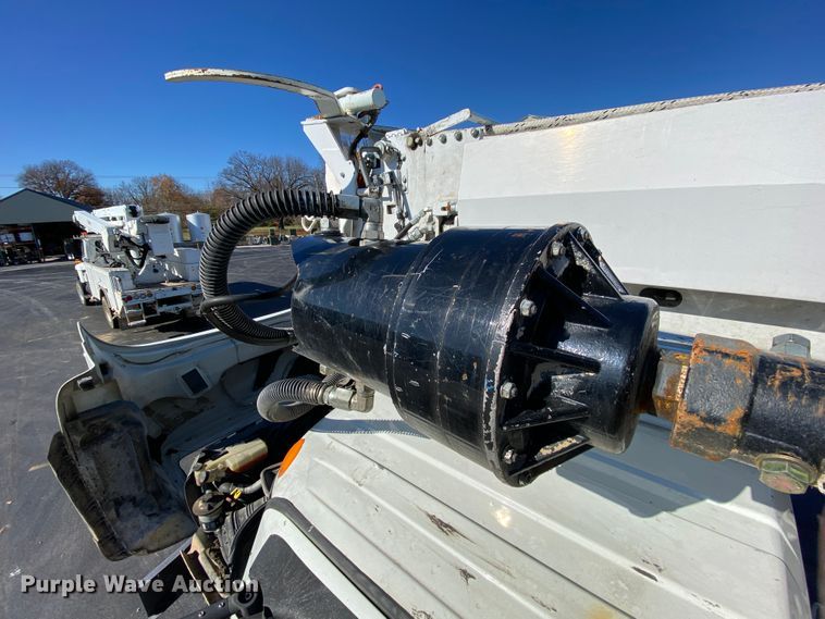 image for item EL9583 2008 International WorkStar 7400  digger derrick truck