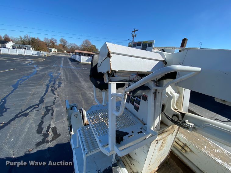 image for item EL9583 2008 International WorkStar 7400  digger derrick truck