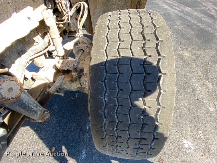 image for item EL9583 2008 International WorkStar 7400  digger derrick truck