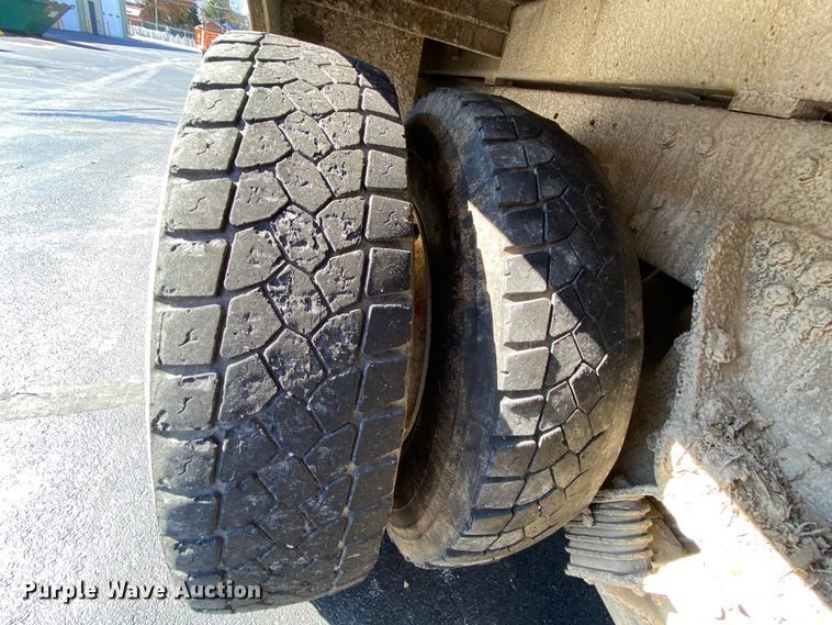 image for item EL9583 2008 International WorkStar 7400  digger derrick truck