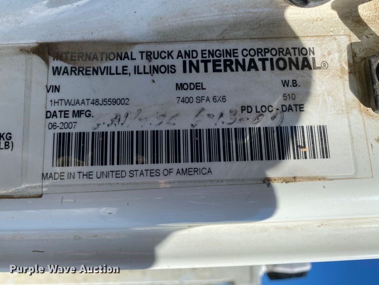 image for item EL9583 2008 International WorkStar 7400  digger derrick truck