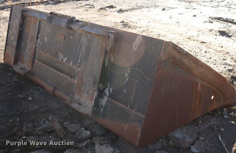 image for item EO9850 Caterpillar 270 73"W skid steer bucket